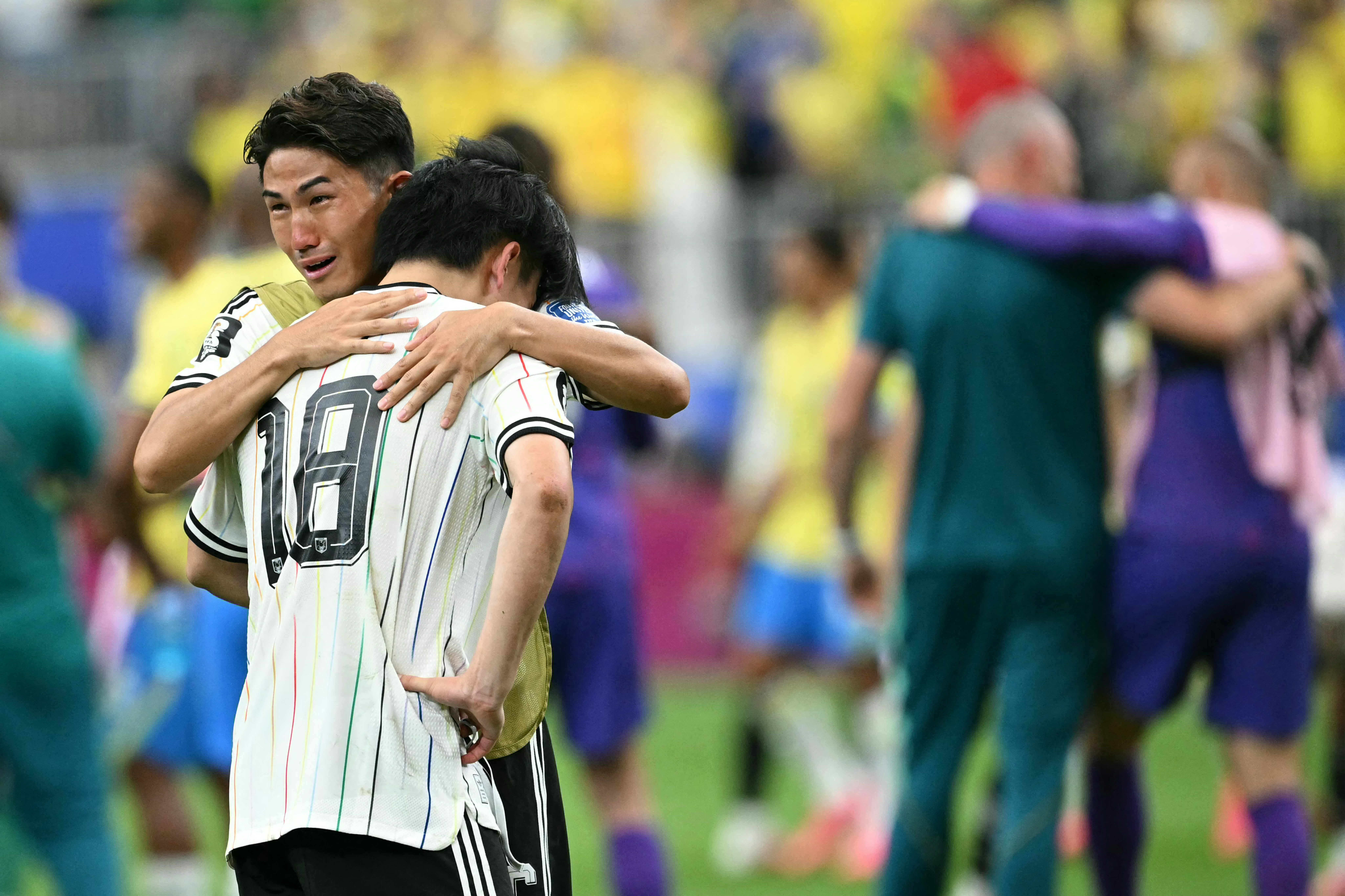 巴西2比1日本被巴西绝杀后的日本队员：日本依然没有摆脱淘汰赛魔咒！5次挺进淘汰赛