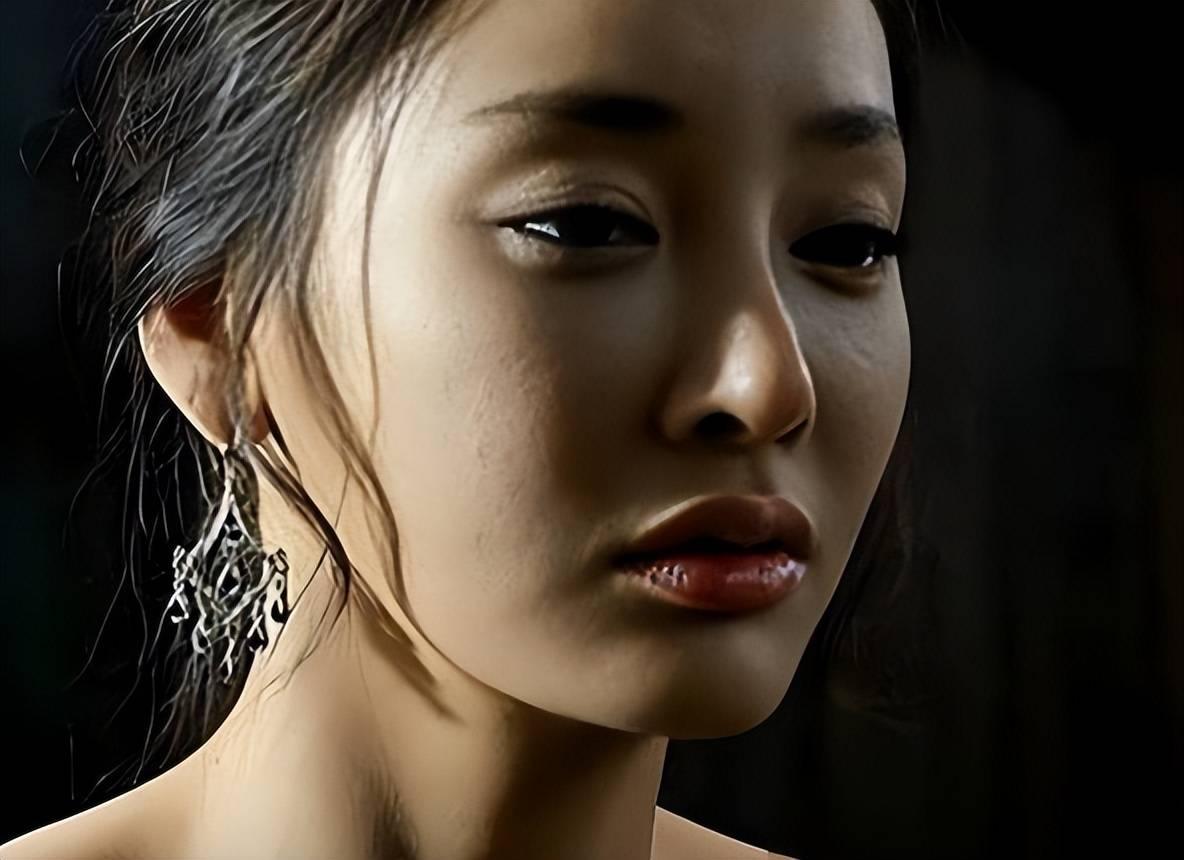 2006 年，张紫妍被经纪公司老板金承勋带进首尔一家私立医院，做了绝育手术。那一