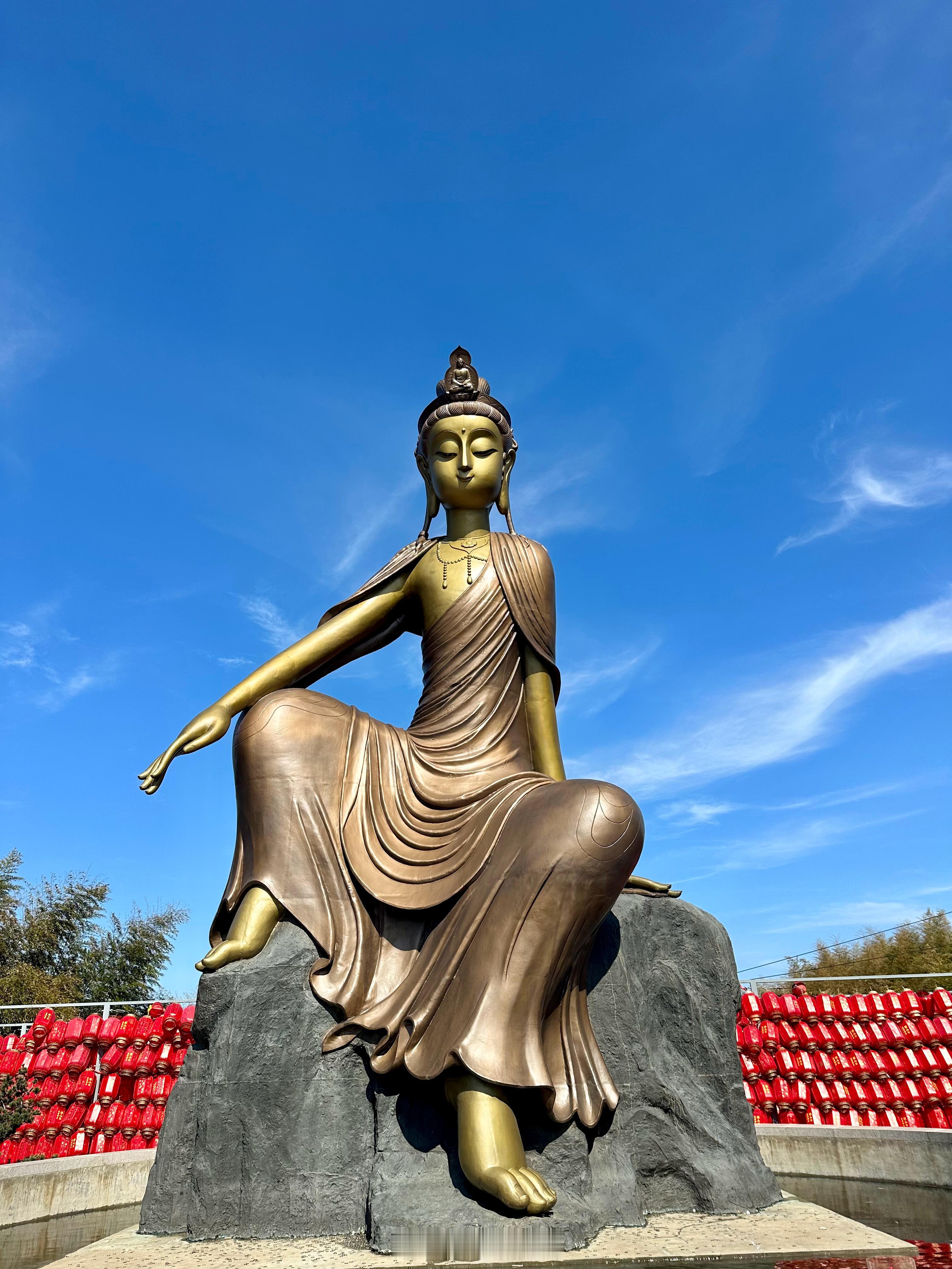 杭州径山寺，当地朋友带我去的，她说相比灵隐本地人更喜欢去径山寺。距离杭州城区50