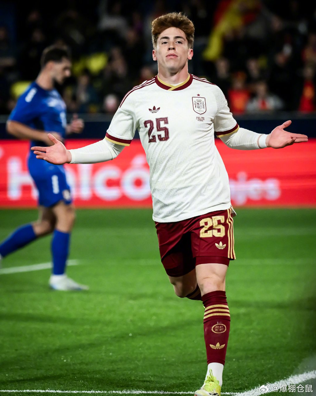 【冉冉升起的新星】22岁的奥萨苏纳前锋维克托-穆尼奥斯（Víctor Muñoz