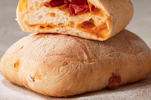 为啥恰巴塔突然刷屏？抖音播放量达11.3亿

最近烘焙圈和社交平台都被一款叫恰巴