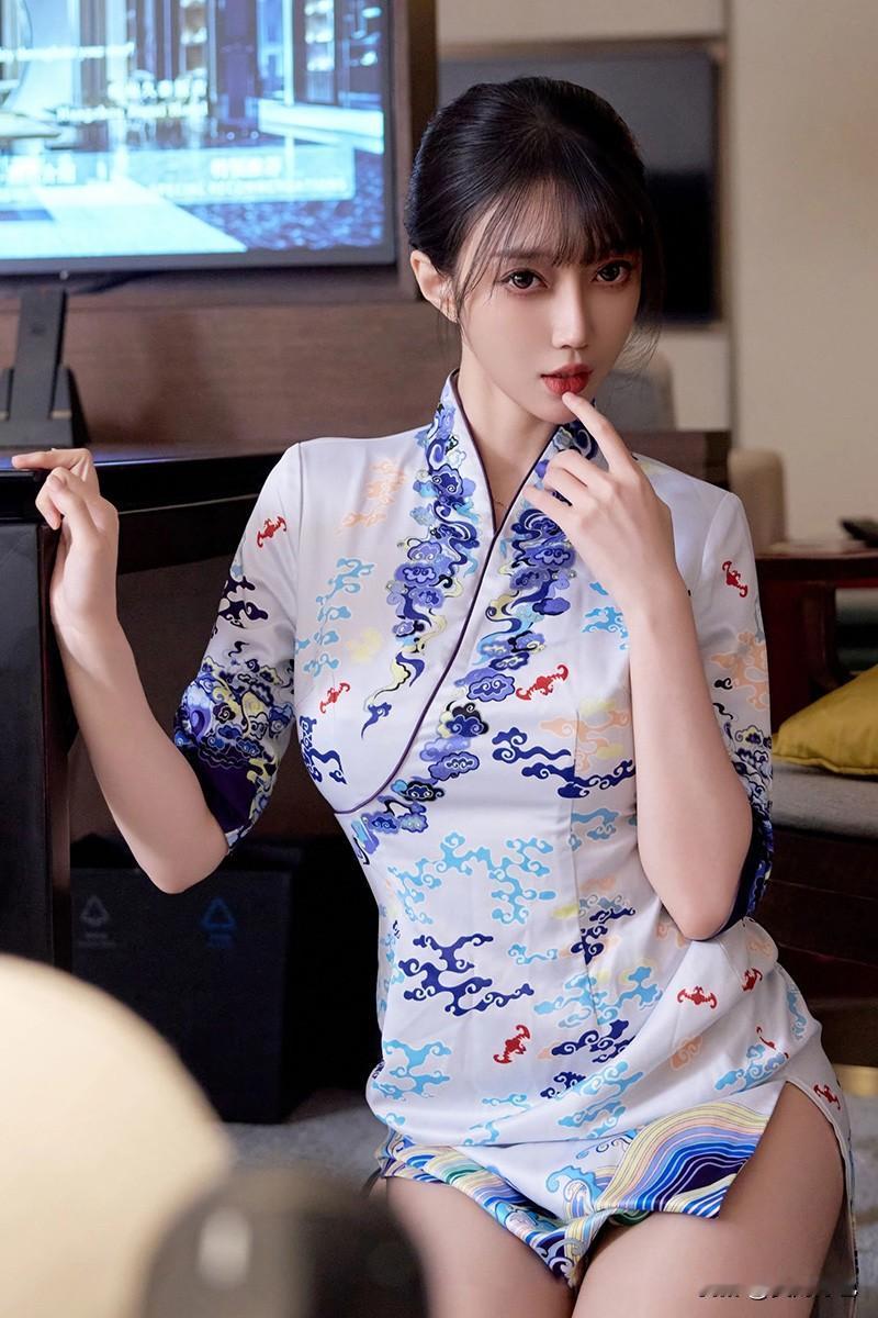 美女美女美女哦吼高清美女 超级迷人美女 性感美女 娇艳养眼美女 美。。。 美女