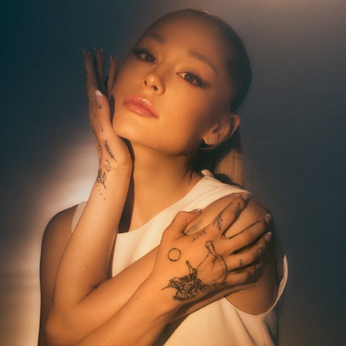 A妹新专辑已制作完成 据TMZ，Ariana Grande新专辑已经制作完成，预