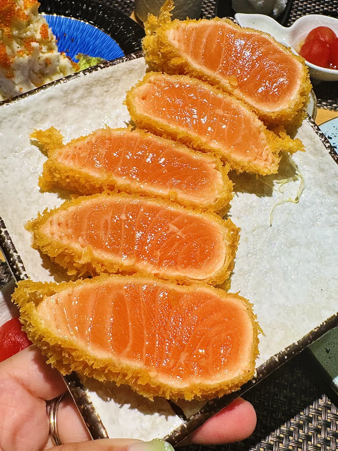广州首家！花都有厚炸三文鱼！！