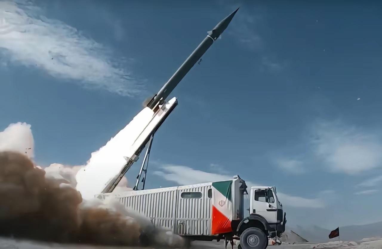 以防空预警崩盘！伊朗反击轮次大提速！想打就打已成现实！开战8天，伊朗真实承诺-4