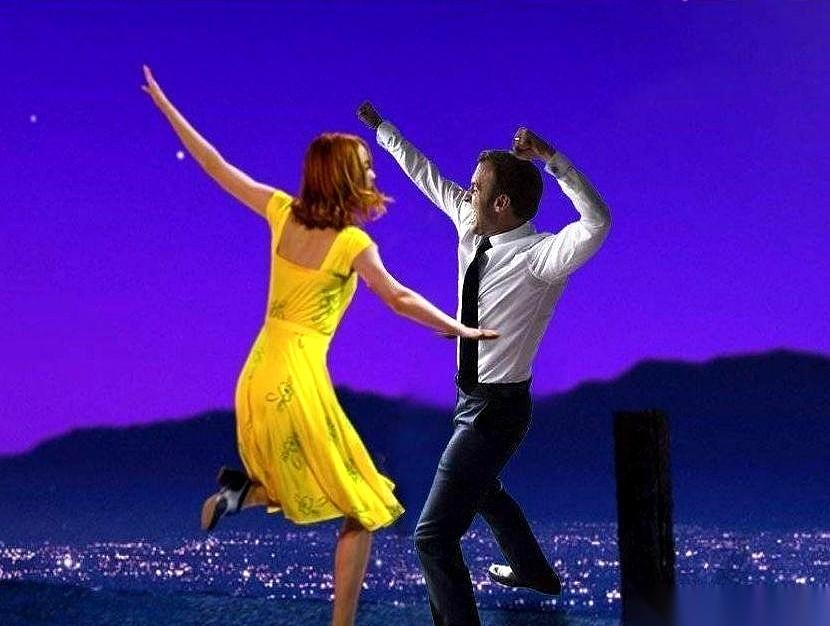 法国总统和他那个大他24岁的夫人，俩人蹦迪的照片刷屏了。
很多人盯着布丽吉特脸上