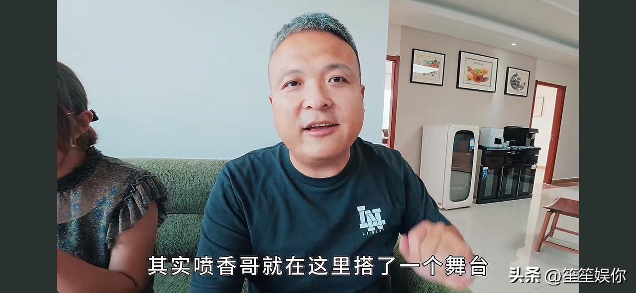 简单梳理下喷香哥开店的初衷：主业依旧是短视频创作，线下小店只是换了一处拍摄场地。