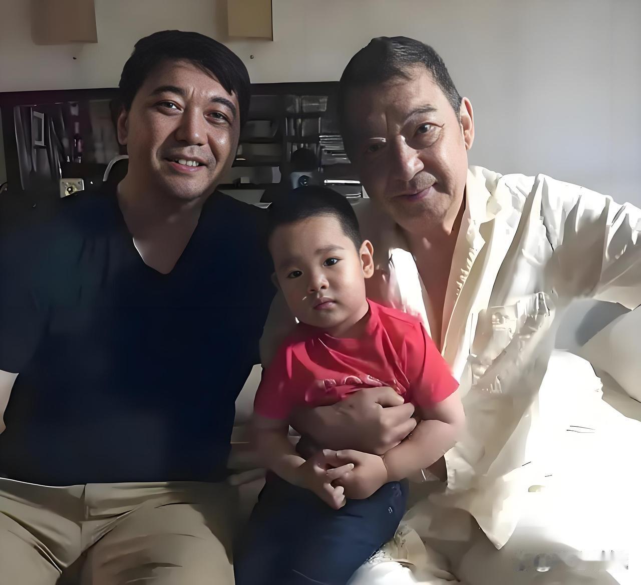 郭宝昌去世一年多之后，他的儿子郭嘉才从失去父亲的痛苦中走出来。他觉着父亲没了，自