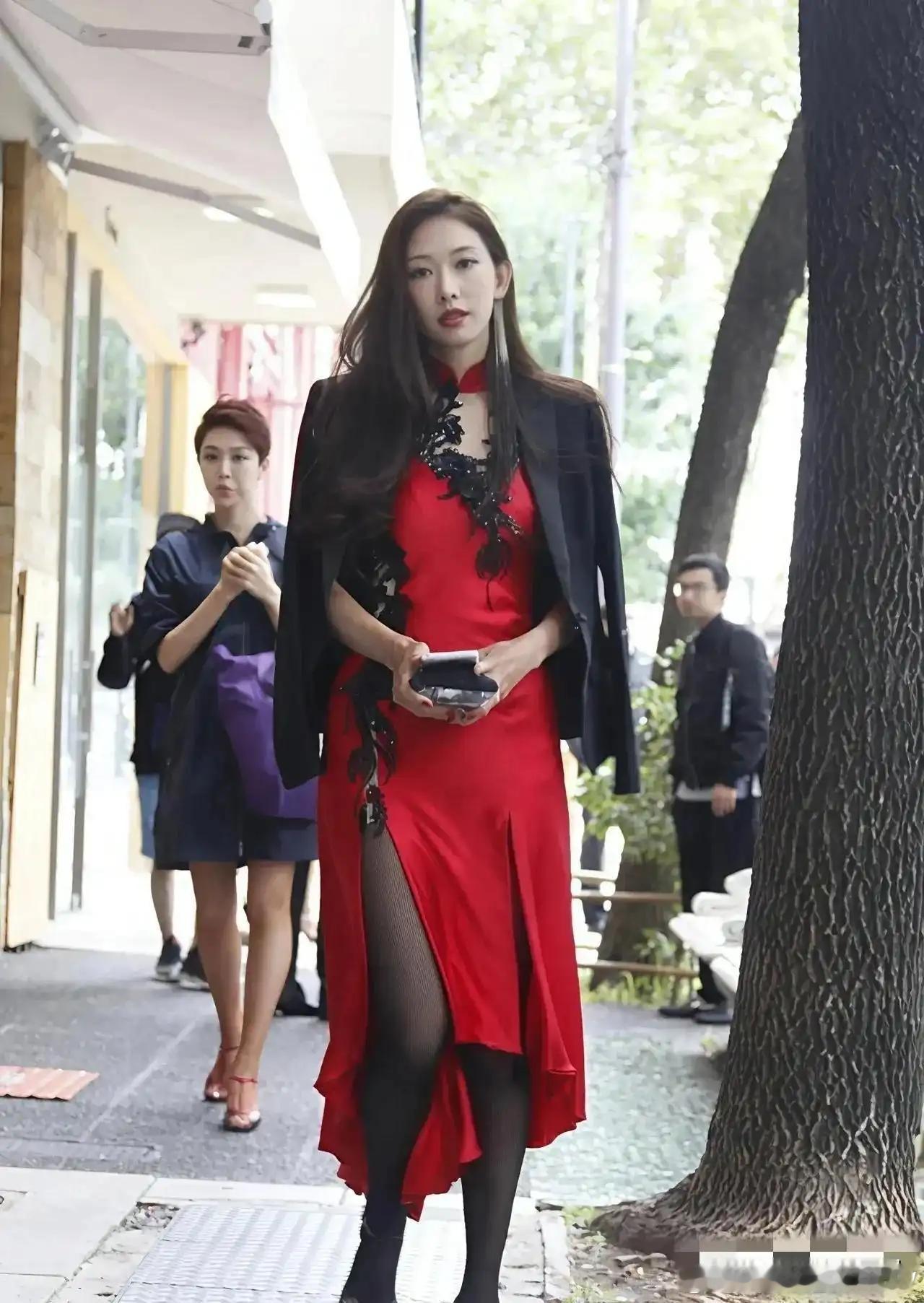 这竟然是黄奕这是志玲姐姐的亲妹妹？ ​​​