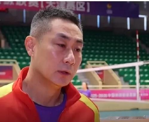 昨晚津闽大战出现罕见一幕！你发现了吗？

整场比赛就一人没上，李荣钰成了唯一坐穿