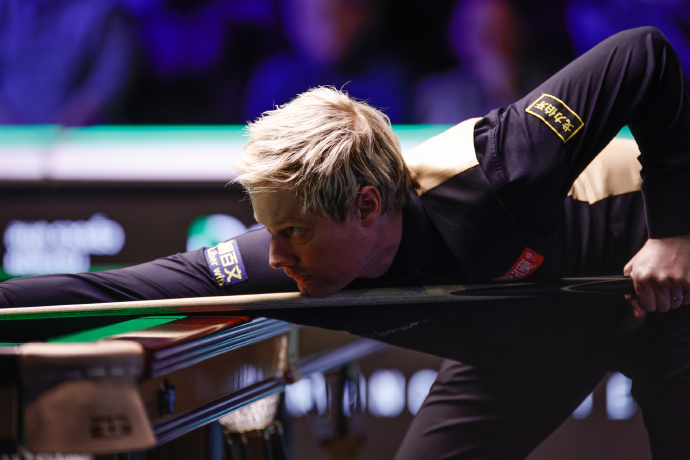 斯诺克巡回锦标赛：罗伯逊5-3领先霍金斯，结束第一阶段