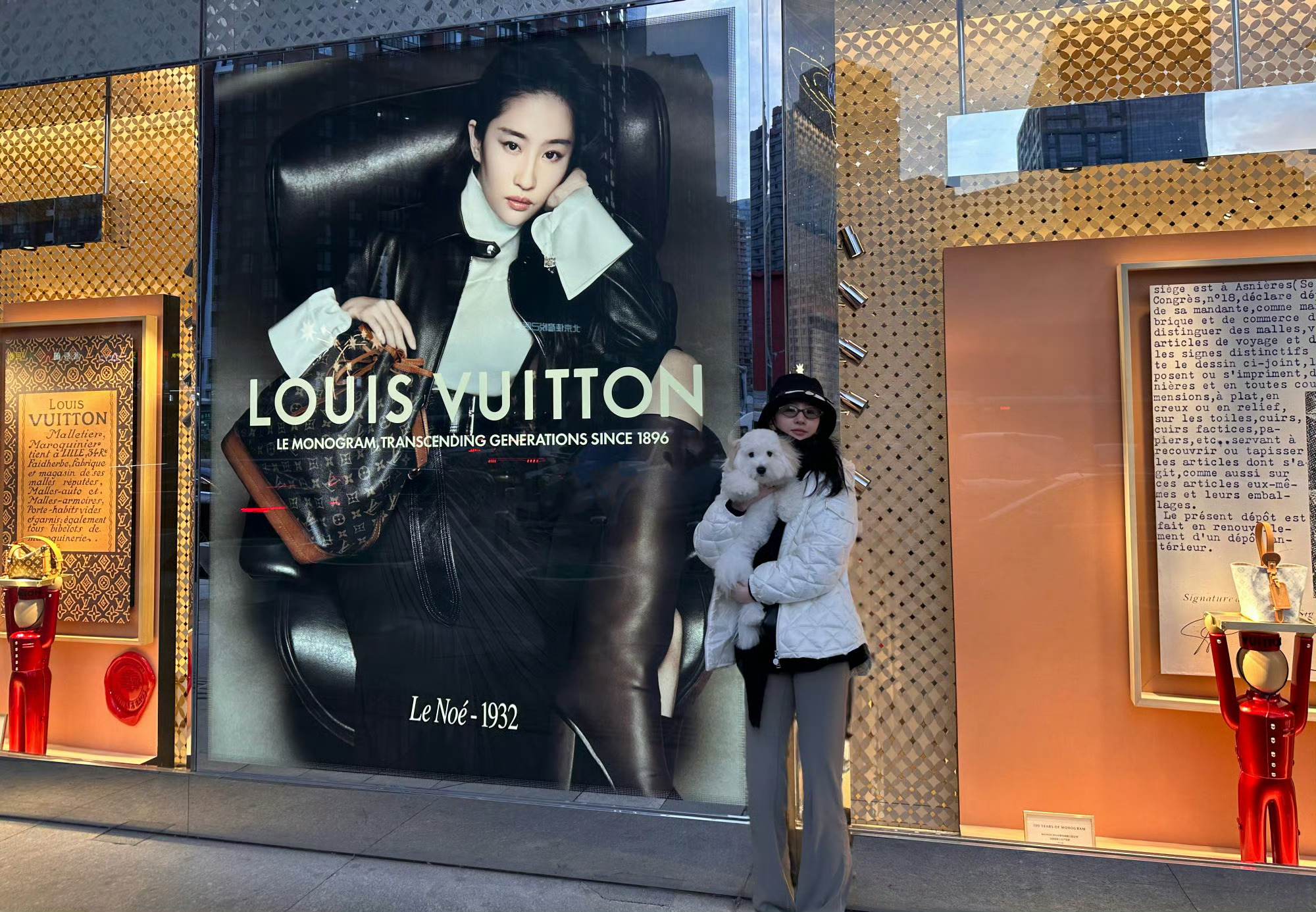 刘亦菲打卡刘亦菲大屏刘亦菲又是纯素颜刘亦菲素颜怎么美成这样 