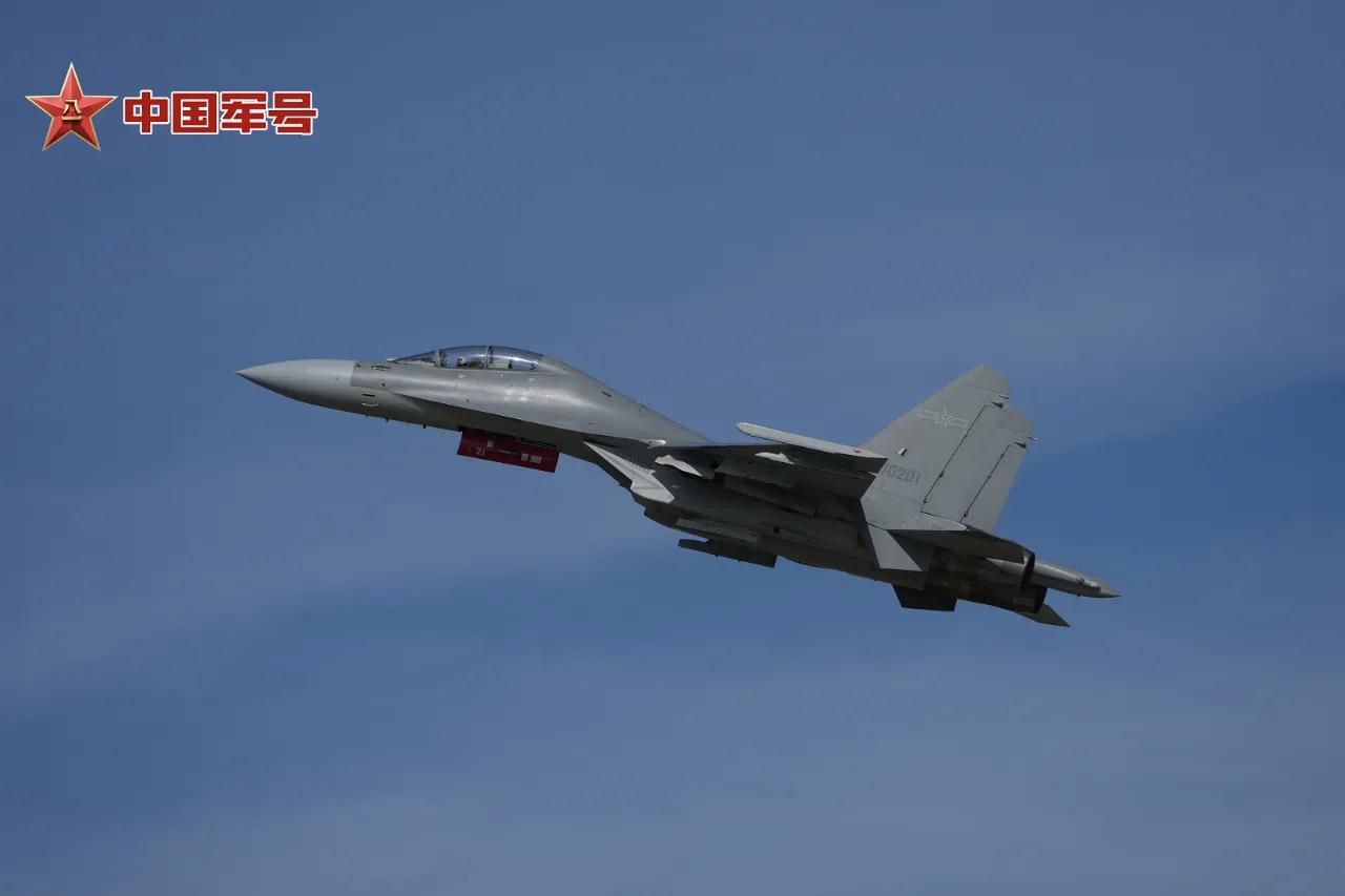 9月21日，据央视军事网站报道，今天长春航空展，中国🇨🇳空军多机种进行飞行表