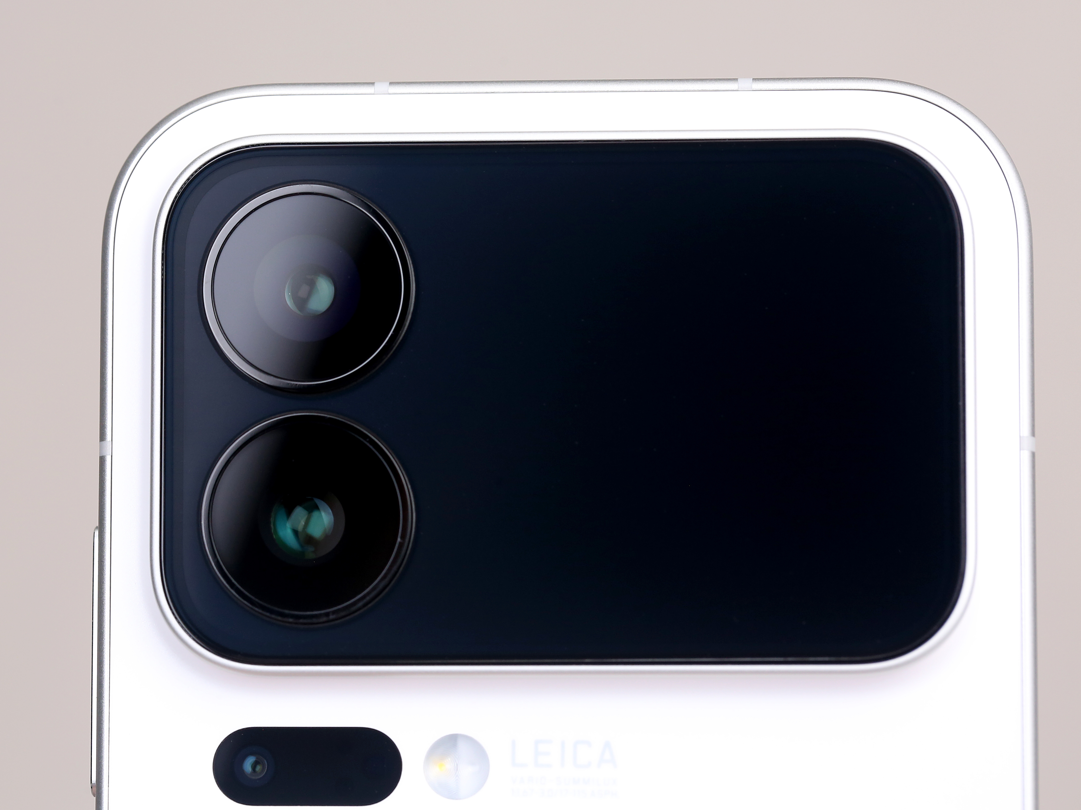 说实话 ，我幻想过花了两个月时间做的小米17Pro/17ProMax 背屏膜效果