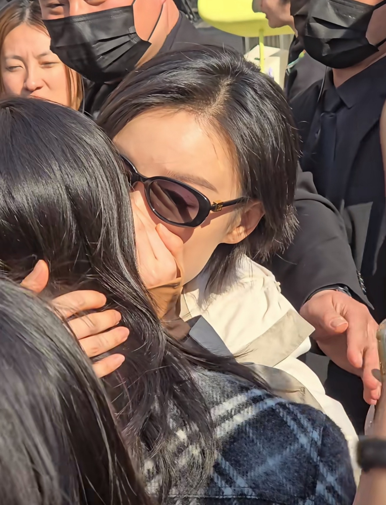 ？神经，从哪里看出来倪妮问这个了，怎么一天到晚关心女明星的肚子怀没怀网友通过倪妮