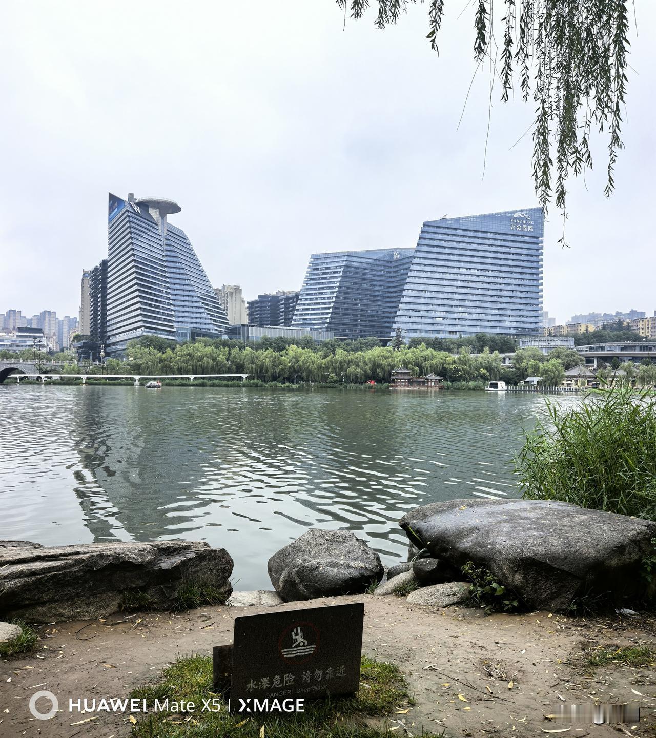 2026年6月22日上午，我从重阳广场出发，沿着曲江池遗址公园步行前往寒窑，一路