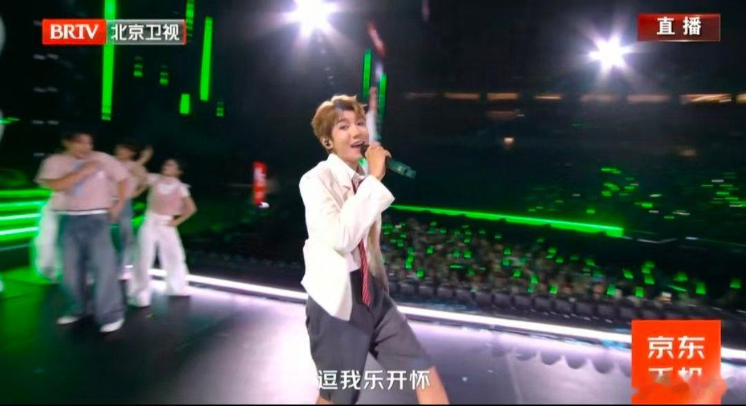 王源工体人气 王源工体上座率 《王源 好听》 工体现场星光汇聚，王源凭借超高号召
