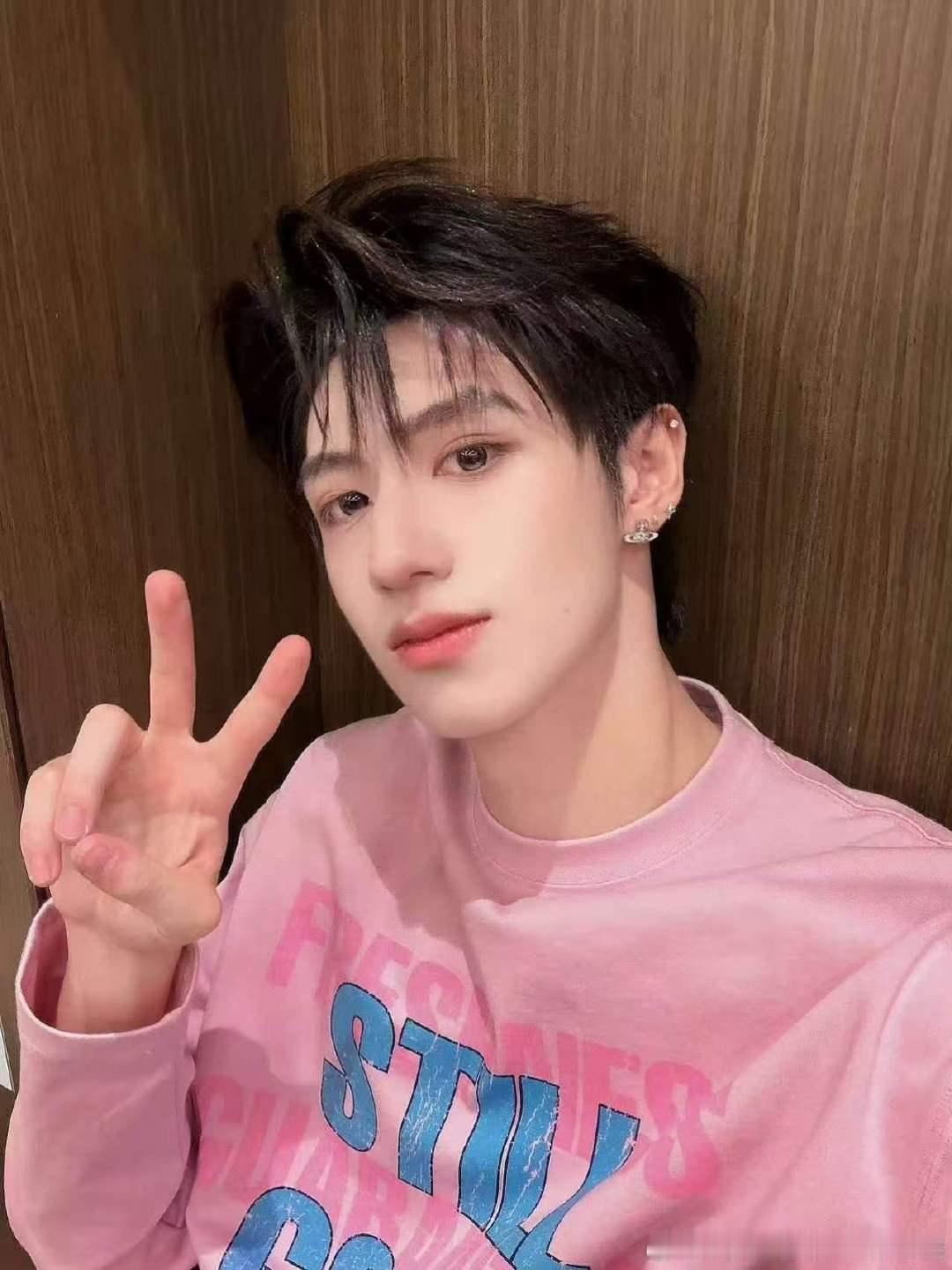 朱志鑫回应舞台音响故障朱志鑫遇见了意外的浪漫 朱志鑫遇见了意外的浪漫~ 