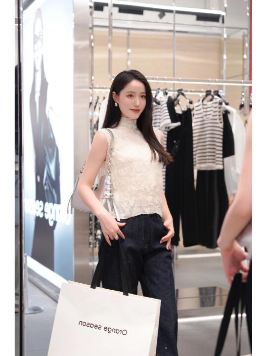爱这种松弛又向上的明媚