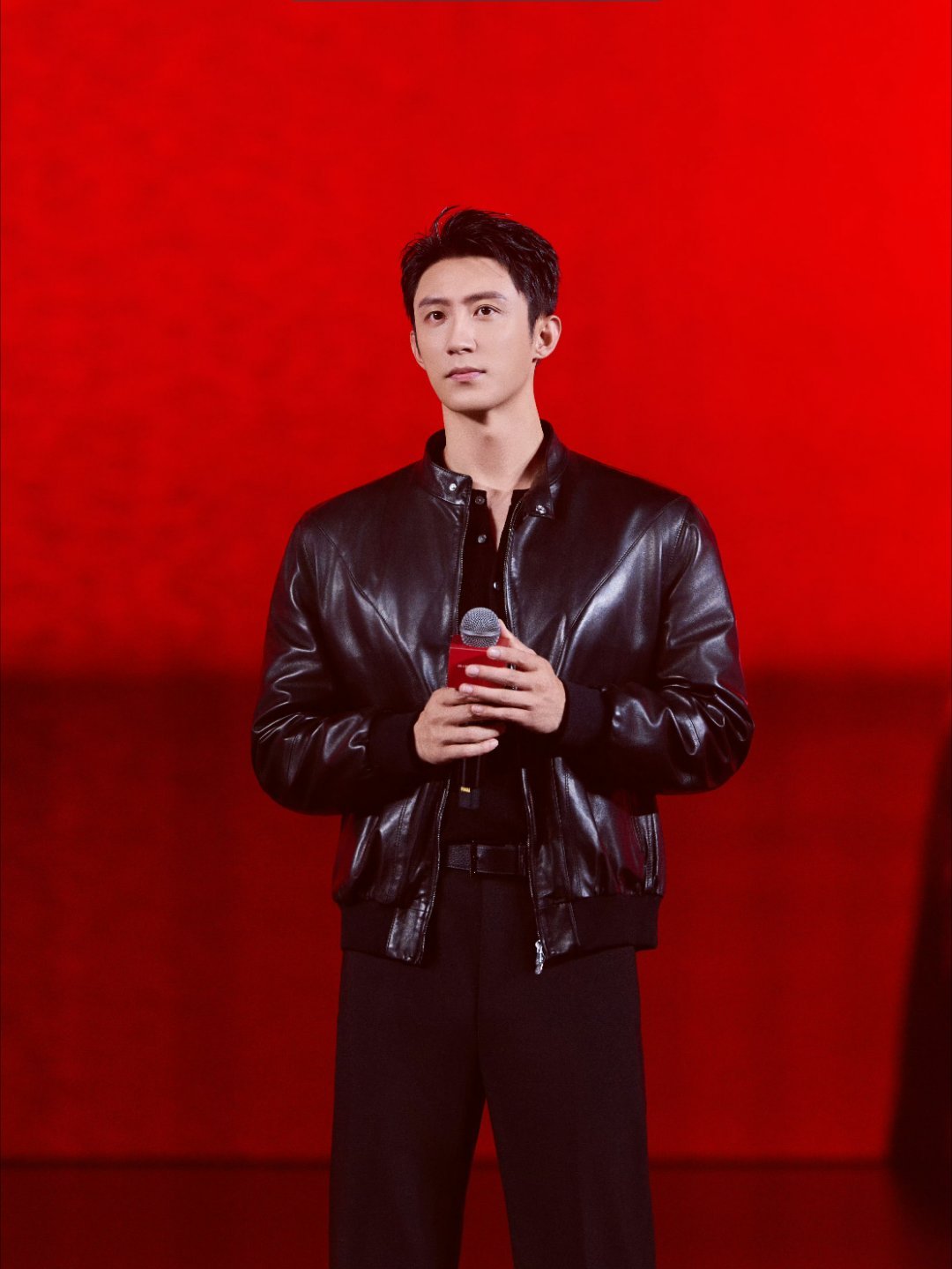黄景瑜 hjy黄景瑜 hjy启境汽车全球品牌代言人黄景瑜 “𝓕𝓵𝓸𝔀𝓮