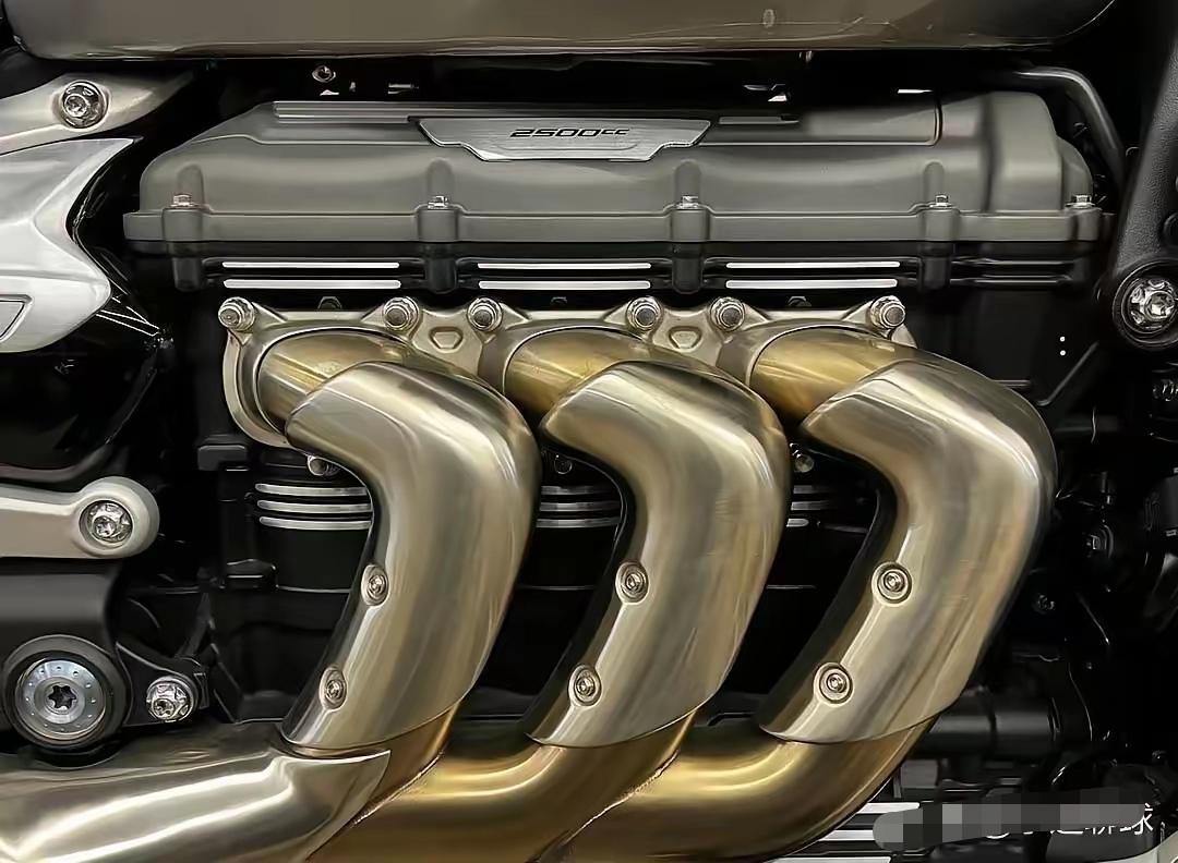 16000转，三缸，不抖。

懂摩托的人听到这三个词放一起，第一反应是：吹牛吧？