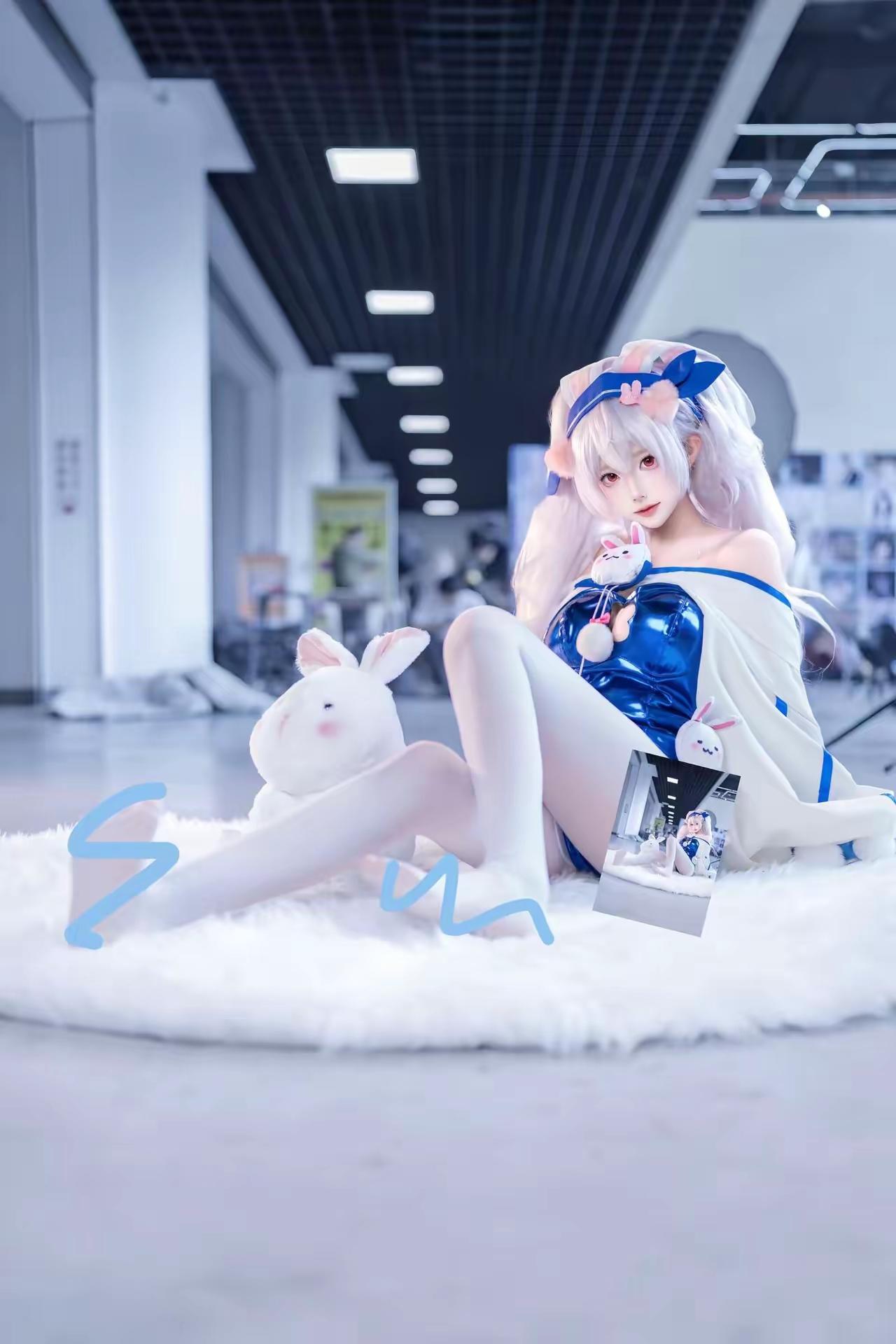 梦幻兔女郎，甜美与科技的碰撞！🐰💖✨ 白丝[话题]