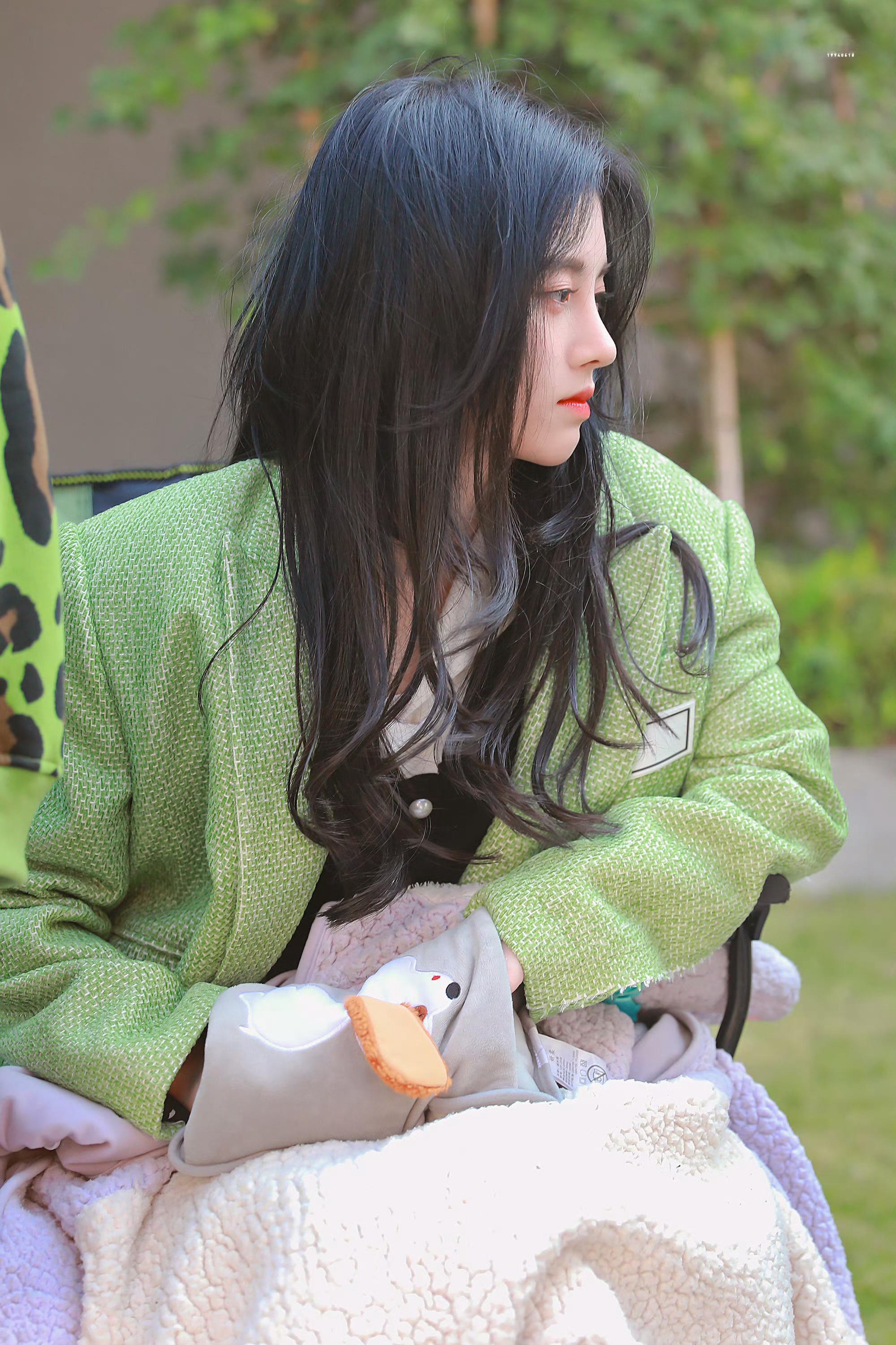 鞠婧祎 jjy鞠婧祎万花世界 jjy鞠婧祎苏绿夏 ＂星河坠入潮汐，爱意涌入眼底.