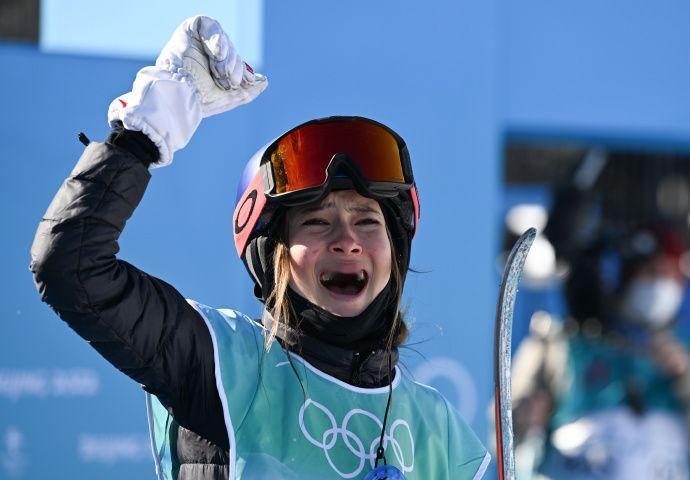 谷爱凌卫冕夺金！中国第5金！15枚奖牌创冬奥境外历史！
北京时间2月22日傍晚，