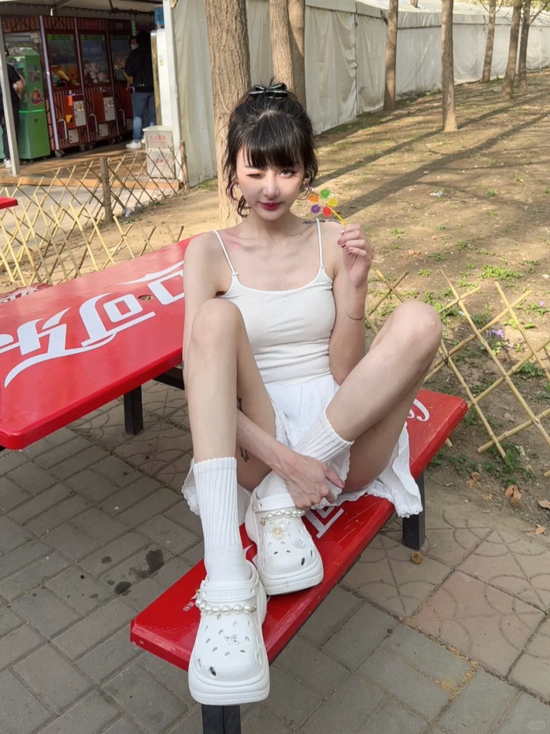 4月的穿搭是白色的