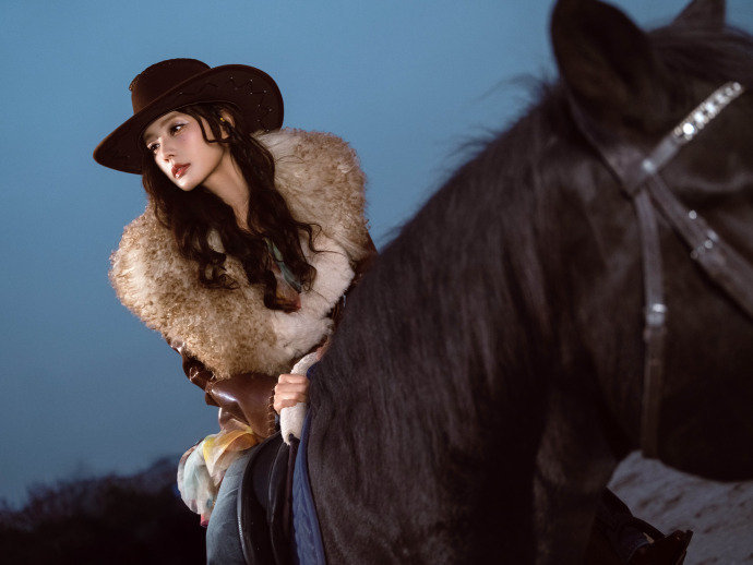 李一桐上马了 李一桐开工十八宫格 李一桐开工十八宫格，李一桐上马了，就这个马上的