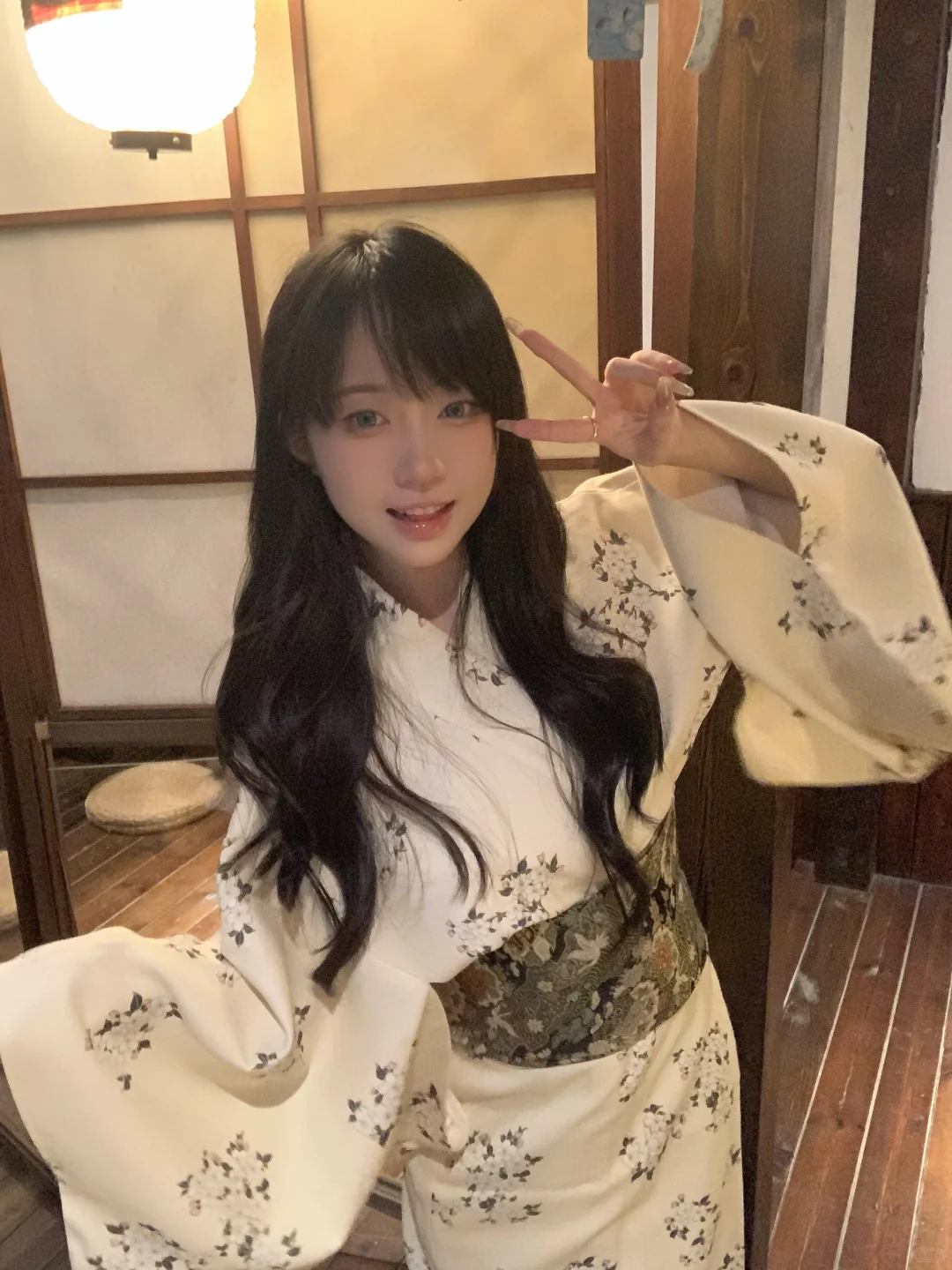 大家看上去都很幸福 于是我也假装很幸福咯