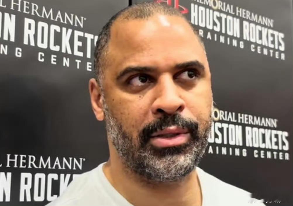 看来乌杜卡还是懂球:小卡能更多地掌控比赛了，不再像之前那样和哈登分配出场和球权 