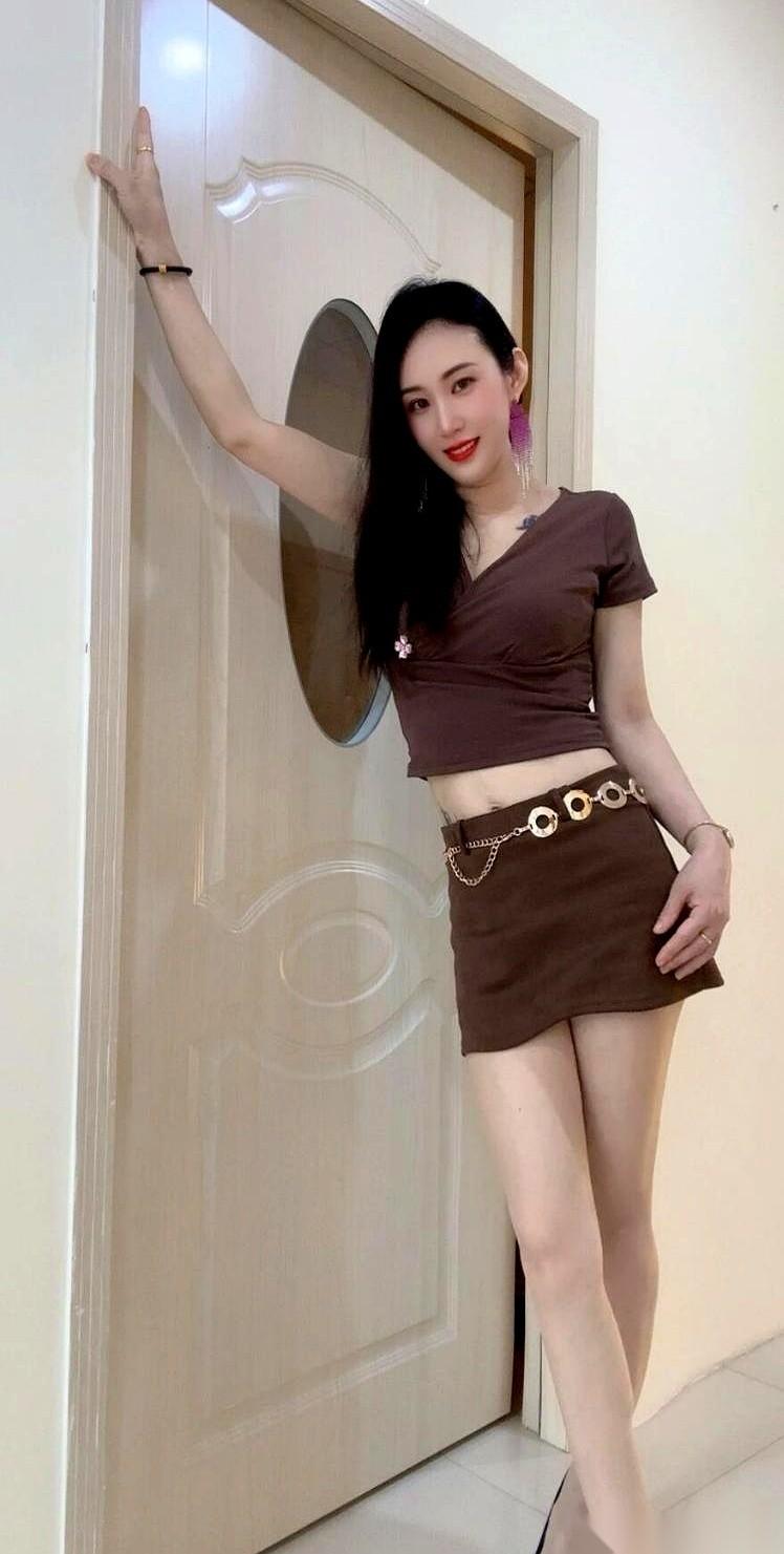 上一秒还恨不得把你揉进骨头里，下一秒翻个身就呼噜震天响。
多少女人在这个瞬间，心