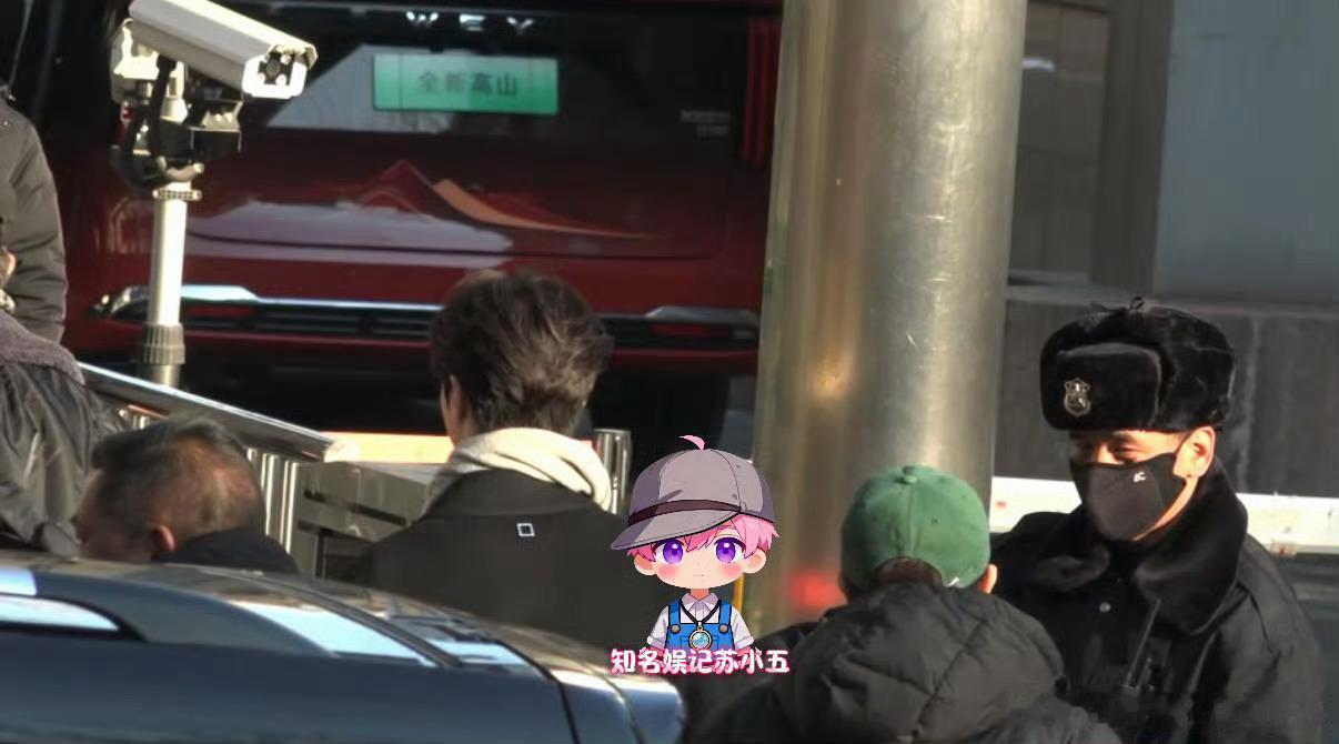 陈立农现身马年央视春晚彩排我靠 欧巴来的吧 