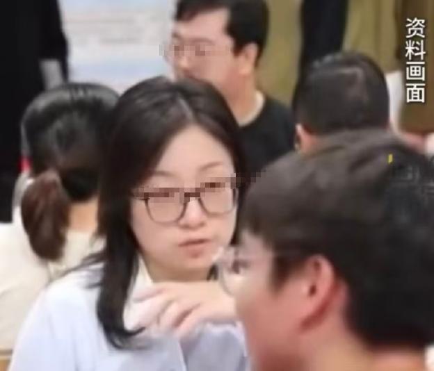 电视剧里的职场反转，都未必敢这么写！一名女生本科读的是成都理工大学，后来一路考进