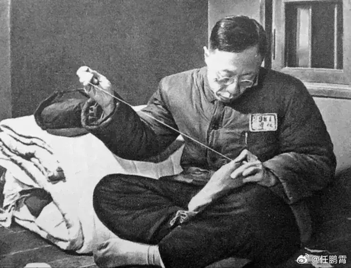 如是历史1945 年10 月2 日，伪满洲国“皇帝”溥仪在沈阳机场被苏联红军逮捕