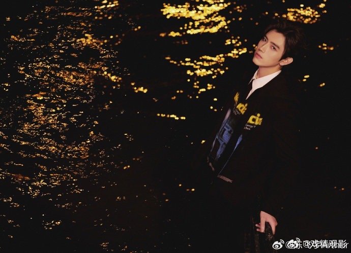 陈飞宇风格大变hello时装周 看到陈飞宇新造型直接惊艳到破音，这风格大变也太成