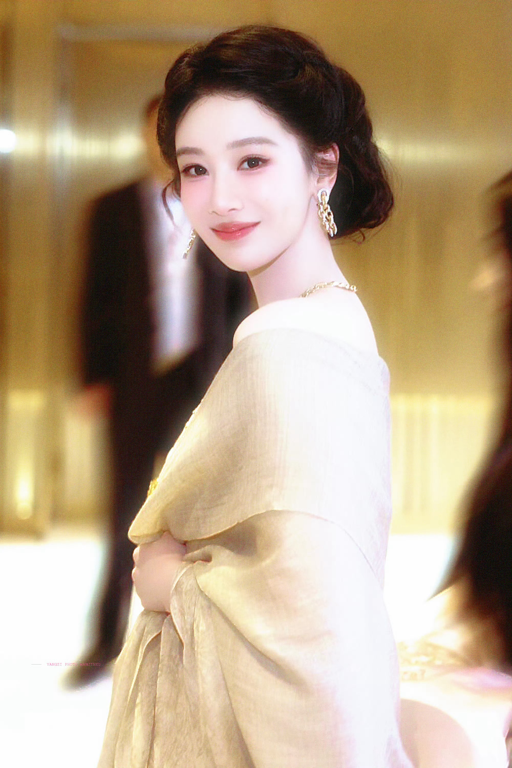 杨紫  yz杨紫董竹君 yz杨紫玉兰花开君再来 聚焦当下，专注当下，让自己的生活