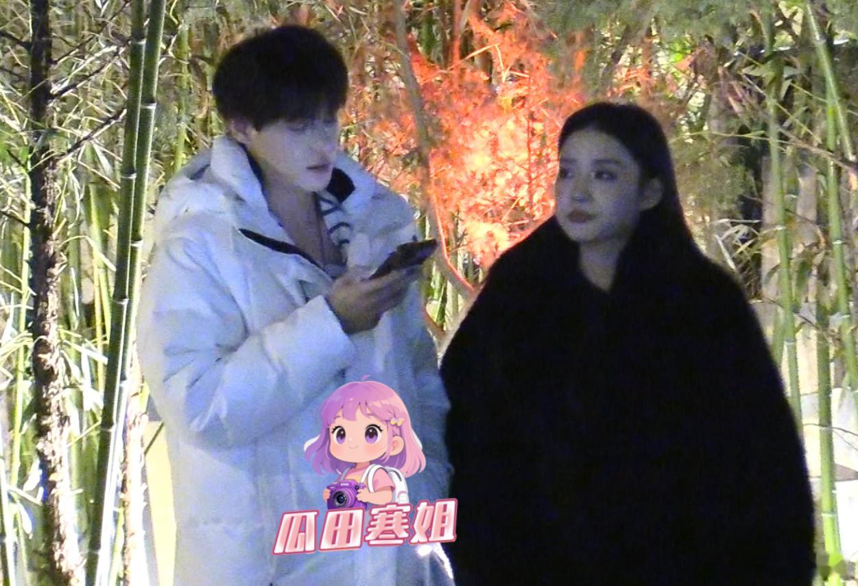 【《青春有你3》何德瑞恋情曝光 和女友街头接吻】又一个小爱豆谈恋爱了！不过何德瑞