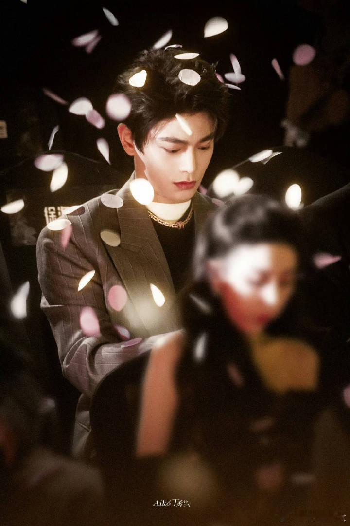 丁禹兮张海侠 dyx丁禹兮南部档案 “一定要默默陪着吗？像我这种话很多的人，可不