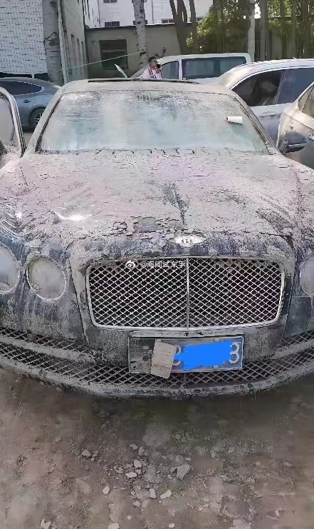 凡是泡水车，直接公布车架号~~~这样不就避免泡水车的欺诈了吗？？？可惜无法执行~