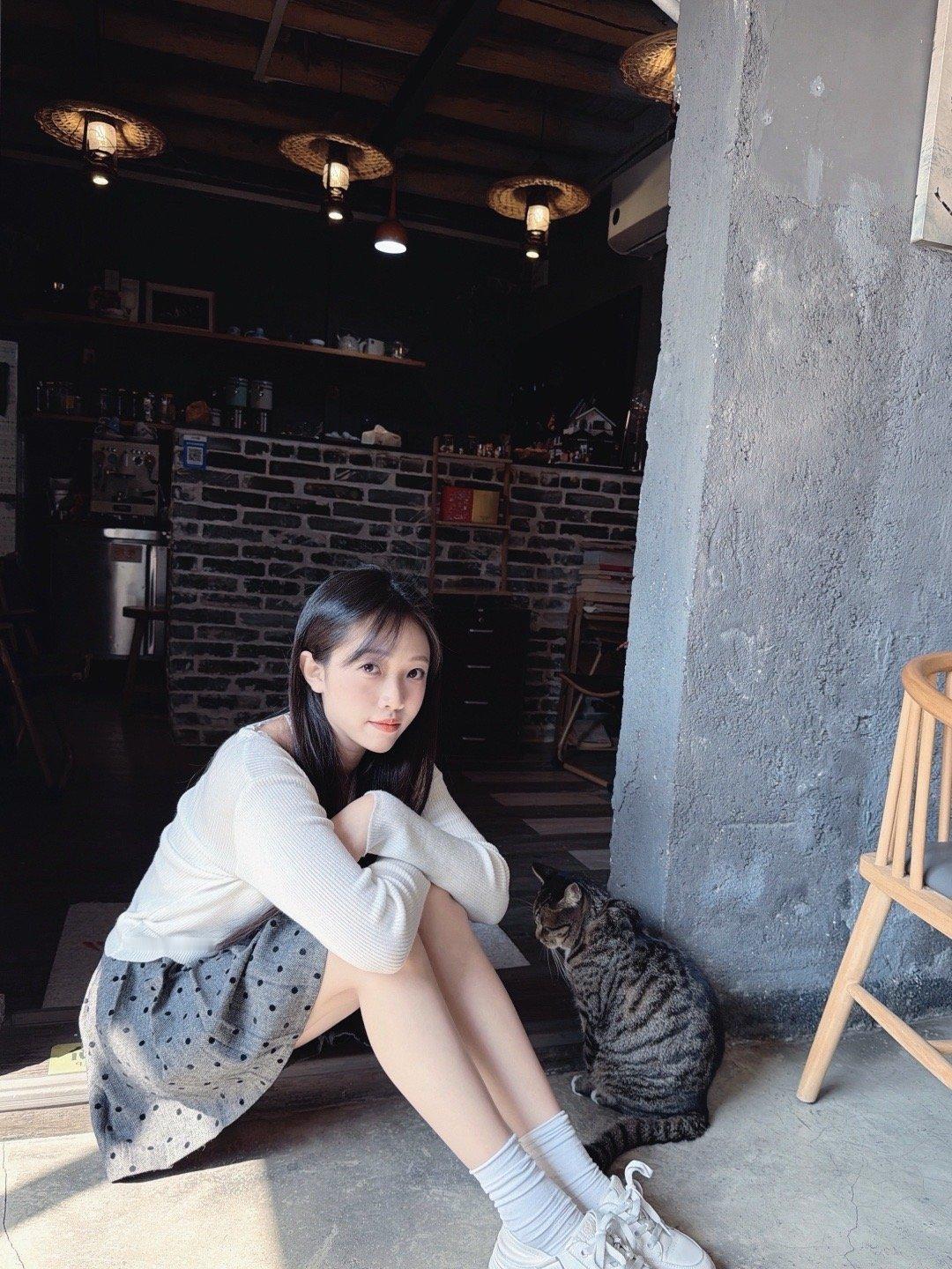 每个人的结局都是一样的， 不要给自己设定太大的目标 在自己有限的能力里 尽量让自