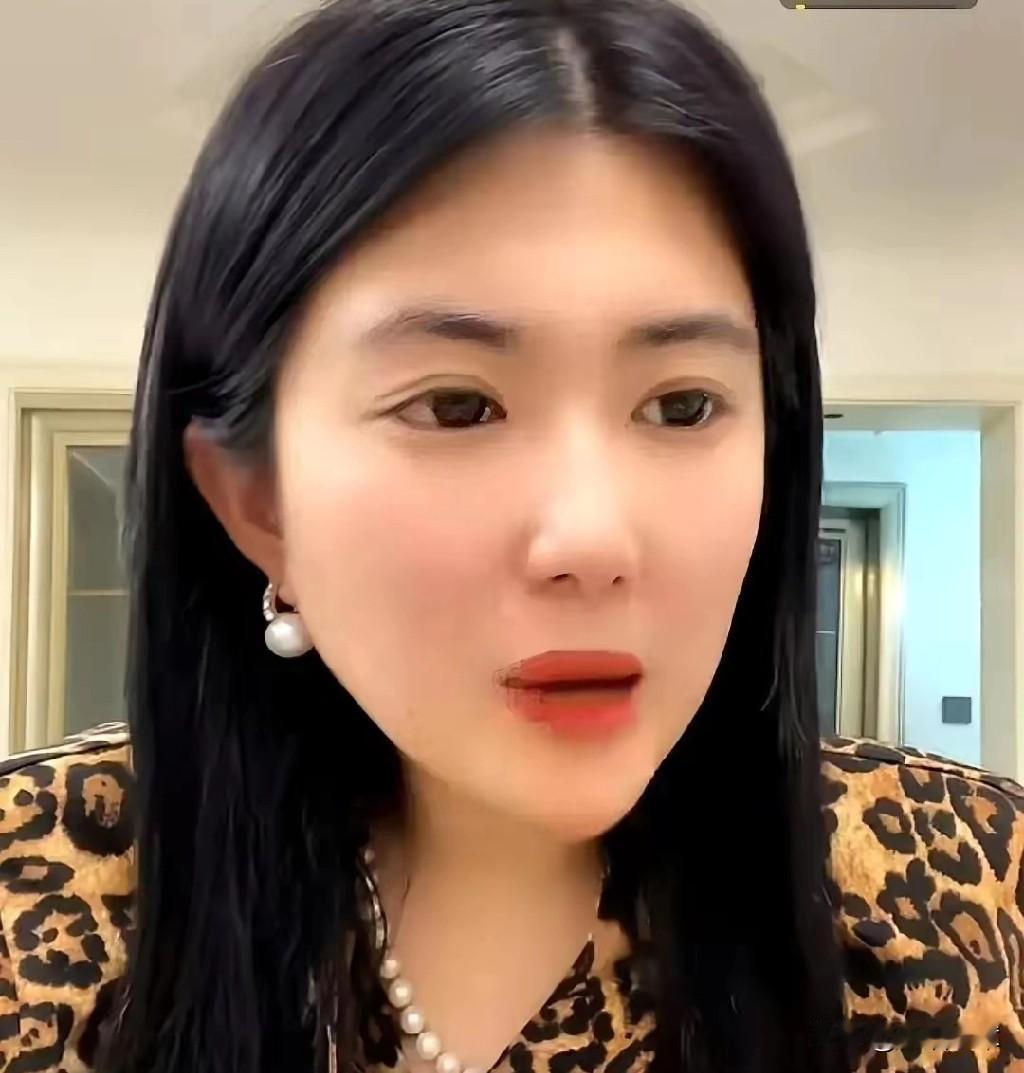 烟台小十七直播说了，她和晨哥离婚的事，网上都炸锅了，大家都没想到，单亲妈妈情感博