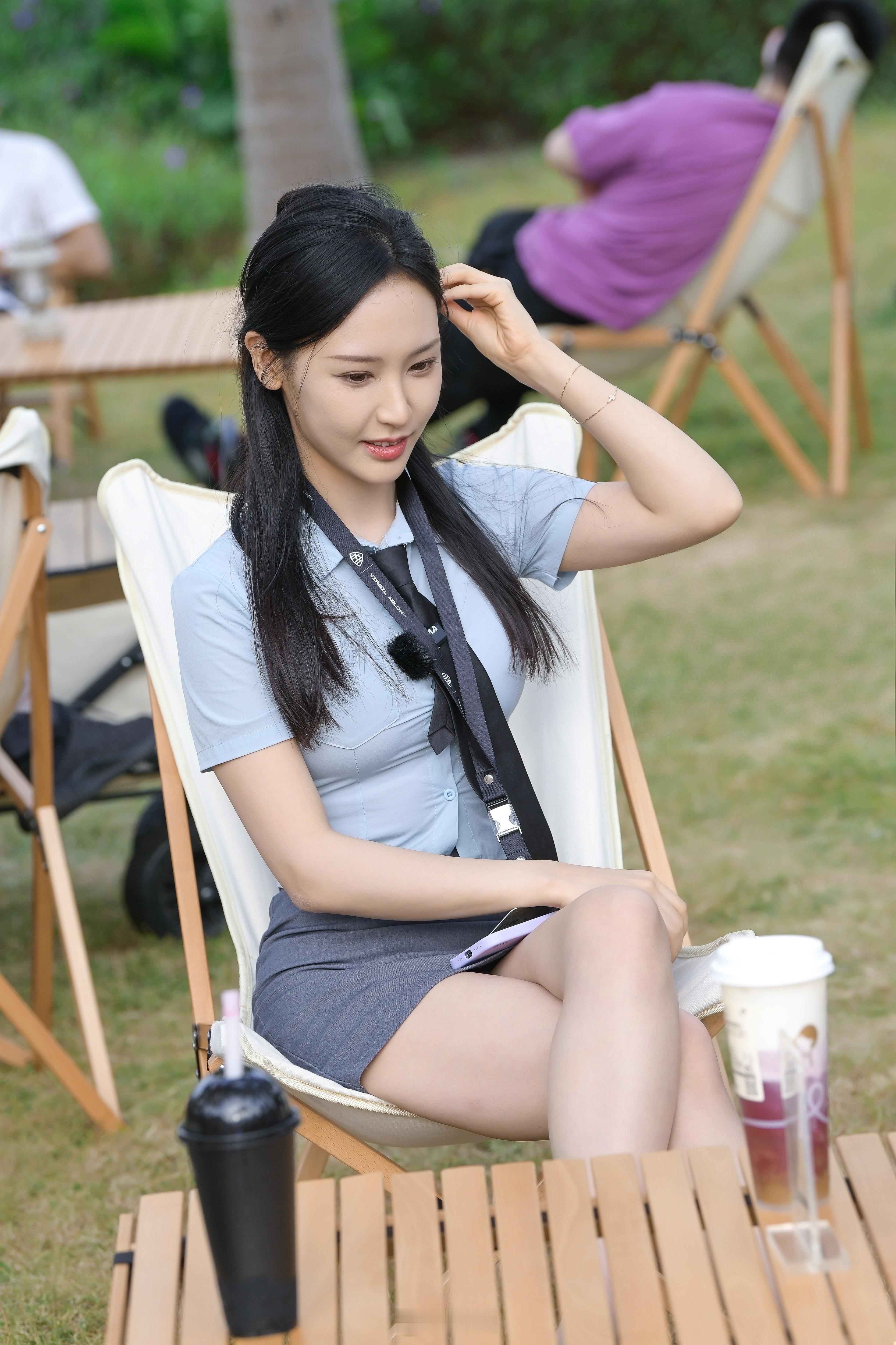 小姐姐的午后时光 ​​​