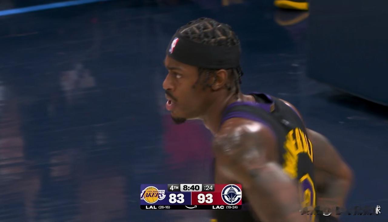 我要把最热烈的掌声送给湖人大将范德比尔特！虽然今天湖人在客场以104：112不敌