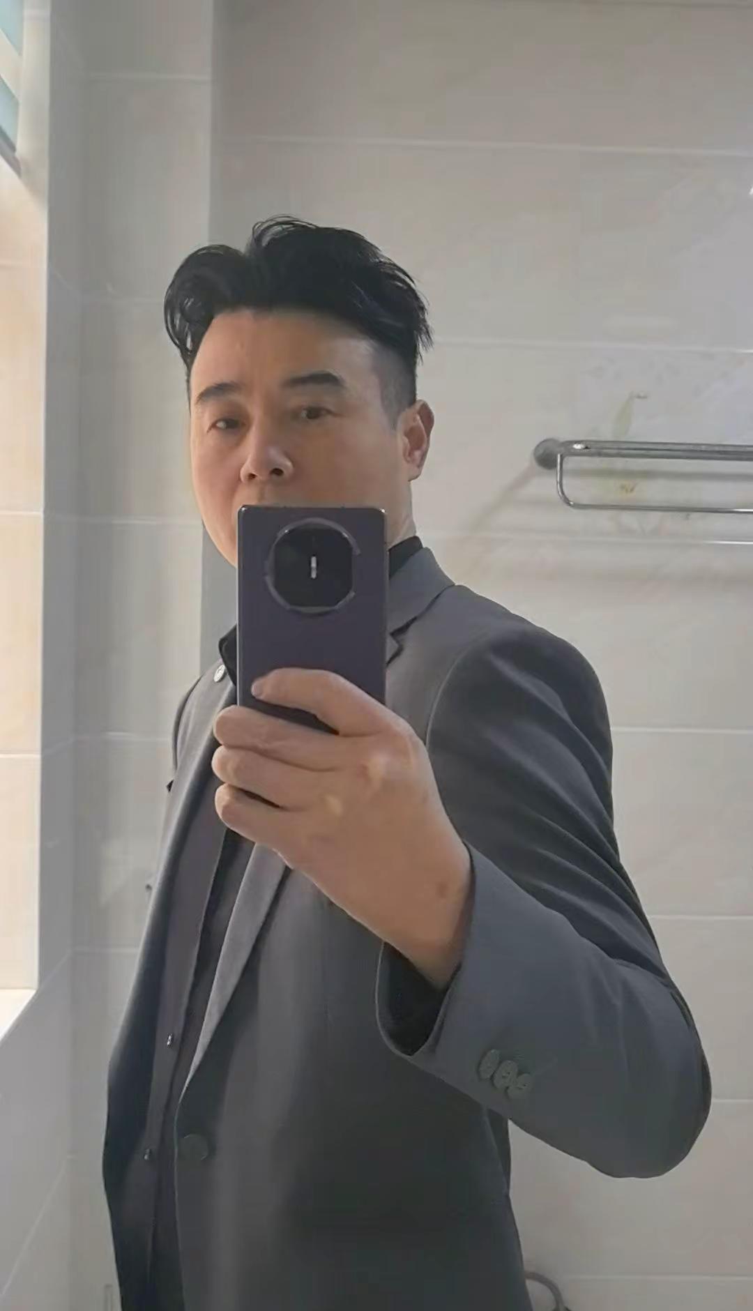 四十四载春夏秋冬，一半烟火一半从容，岁月沉香，初心依旧🌿