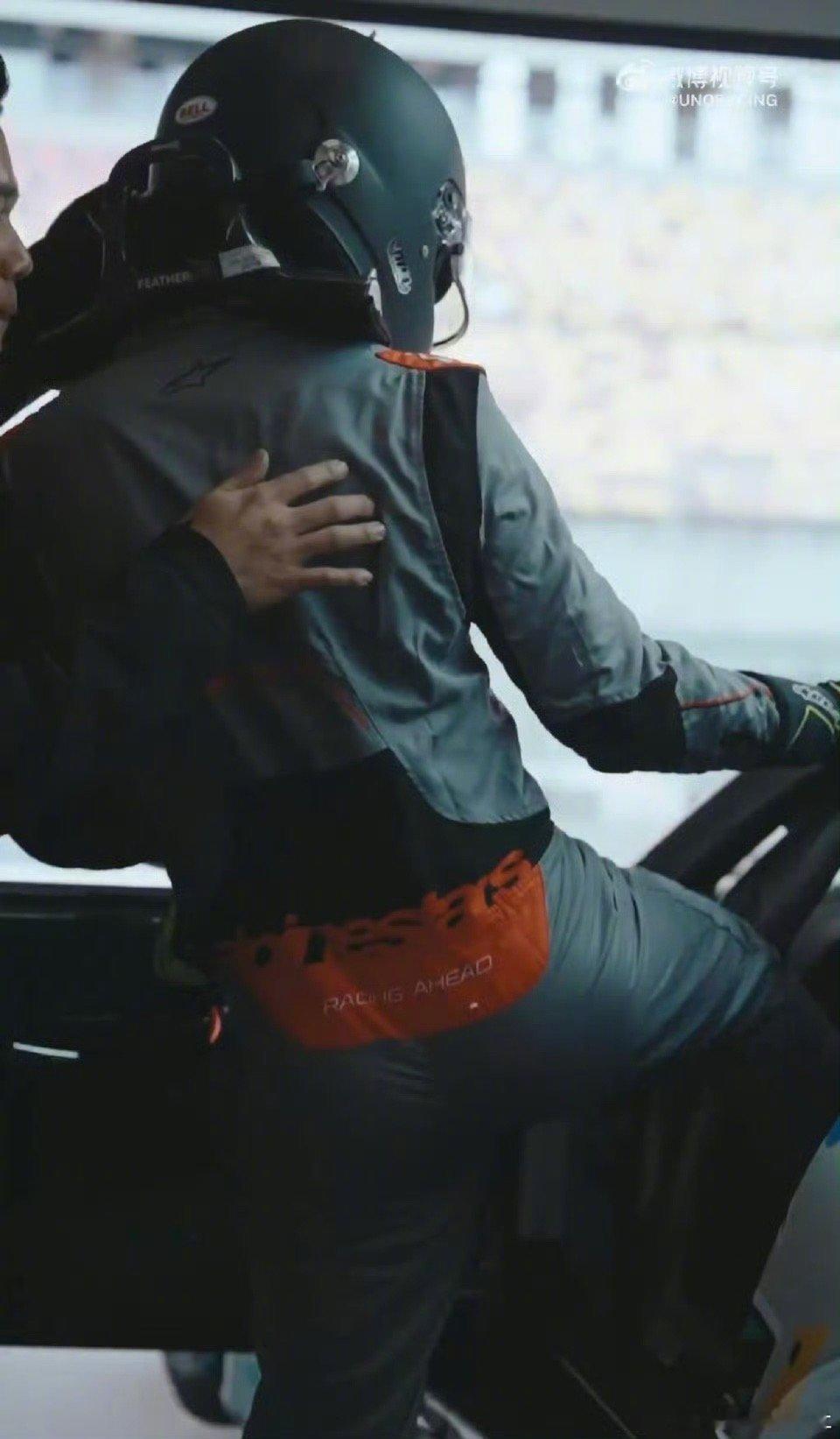 这个王一博哥哥也太酷了吧！｜王一博