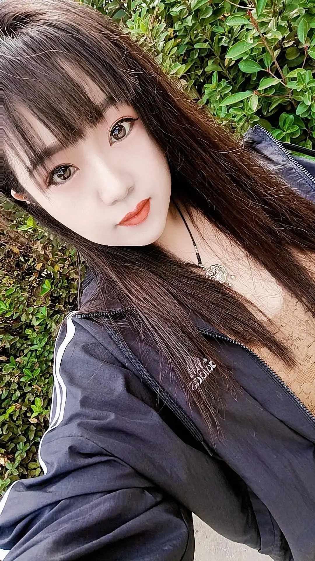 “ 有些路，不走不甘心；走了，满身伤痕；人生就是这样，无论怎样选都会有...