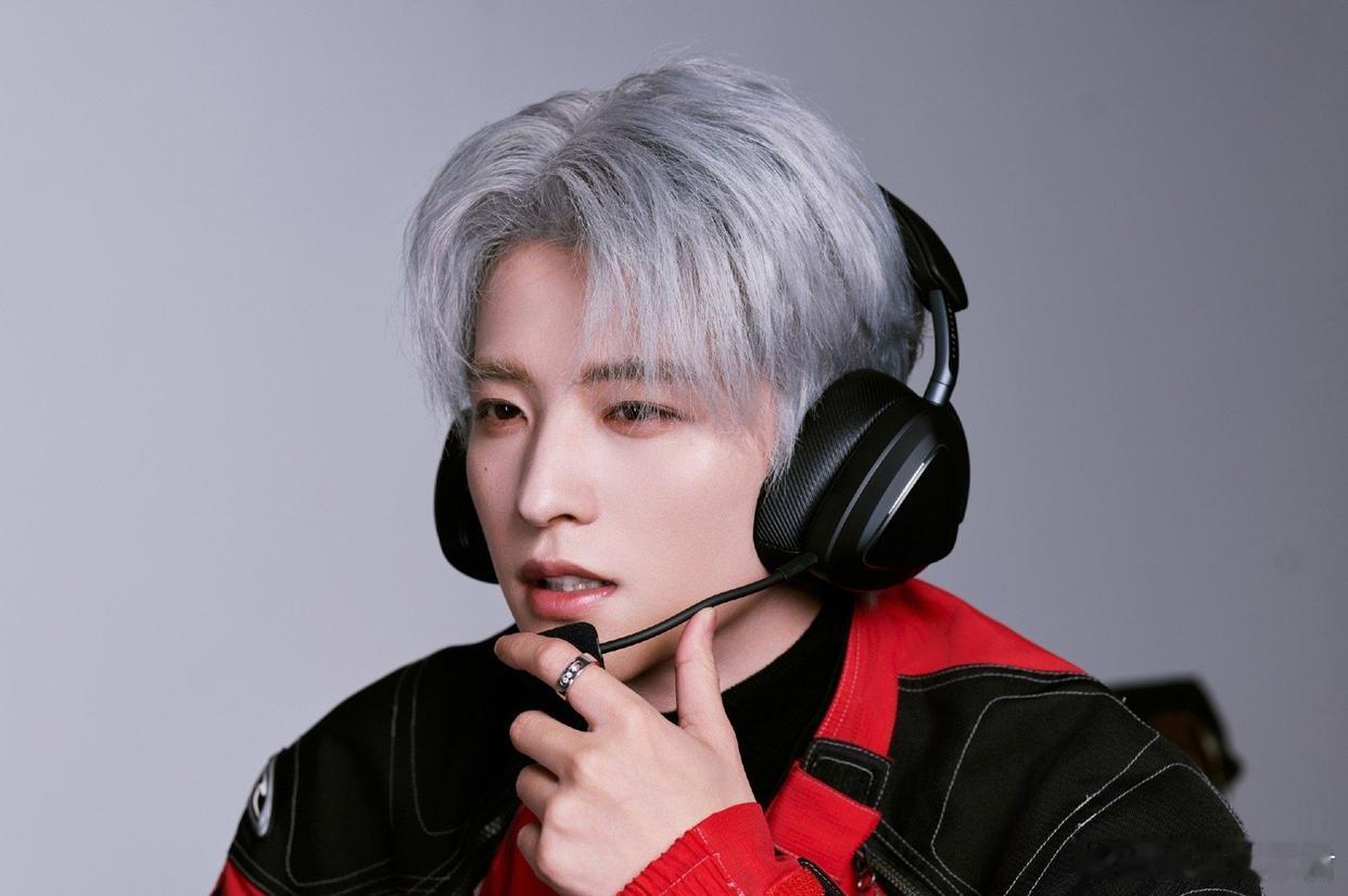 常华森银发小说里的电竞男主有脸了常华森常华森 银发痞帅得劲劲儿的什么时候能接一部