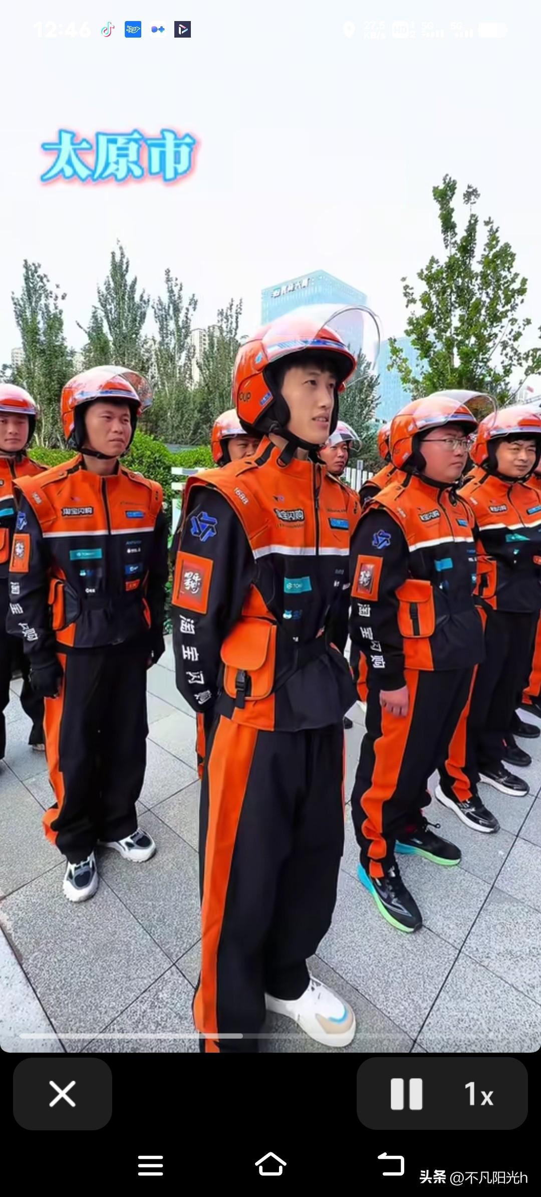 饿了么骑手换上新衣服，网友开玩笑说：F1赛车手转行送外卖了？这波操作也太酷了！ 